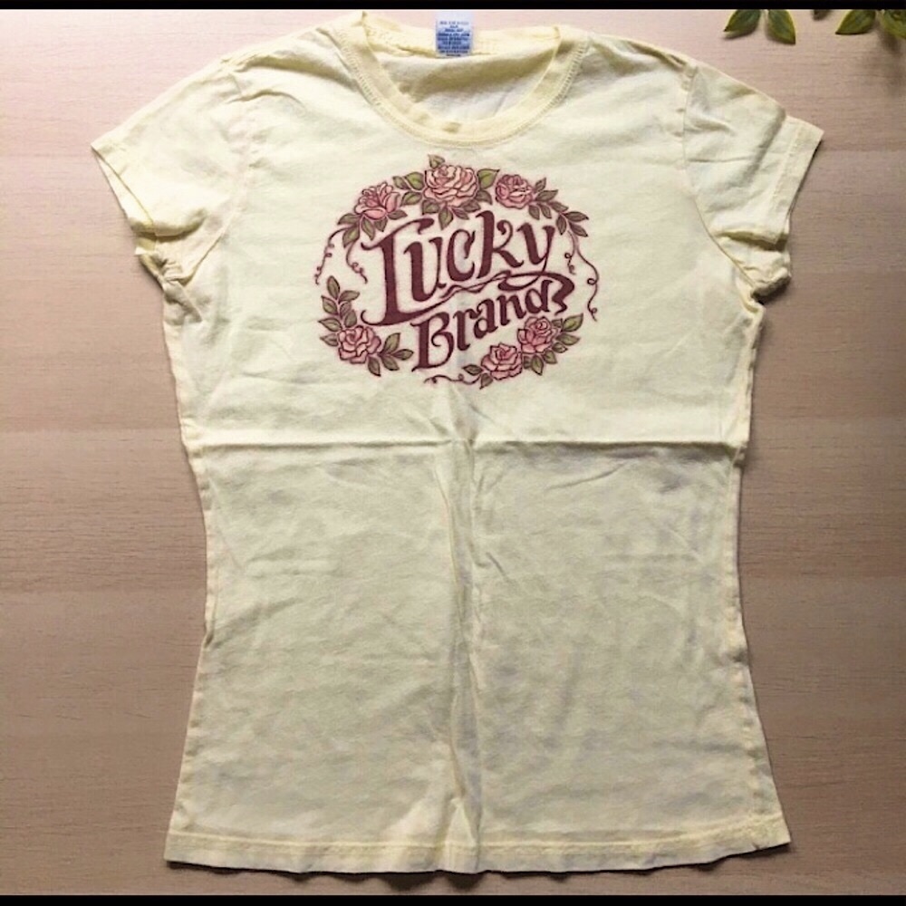 🆕🔥LUCKY BRAND SUPER CUTE LIGHT YELLOW&DESIGN LOGO ON FRONT SHORT SLEEVE NWOT!